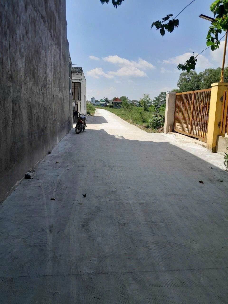 120m2 thổ cư 2mt hẻm xã Mỹ Hạnh Nam, Đức Hòa giá 1,5 tỷ