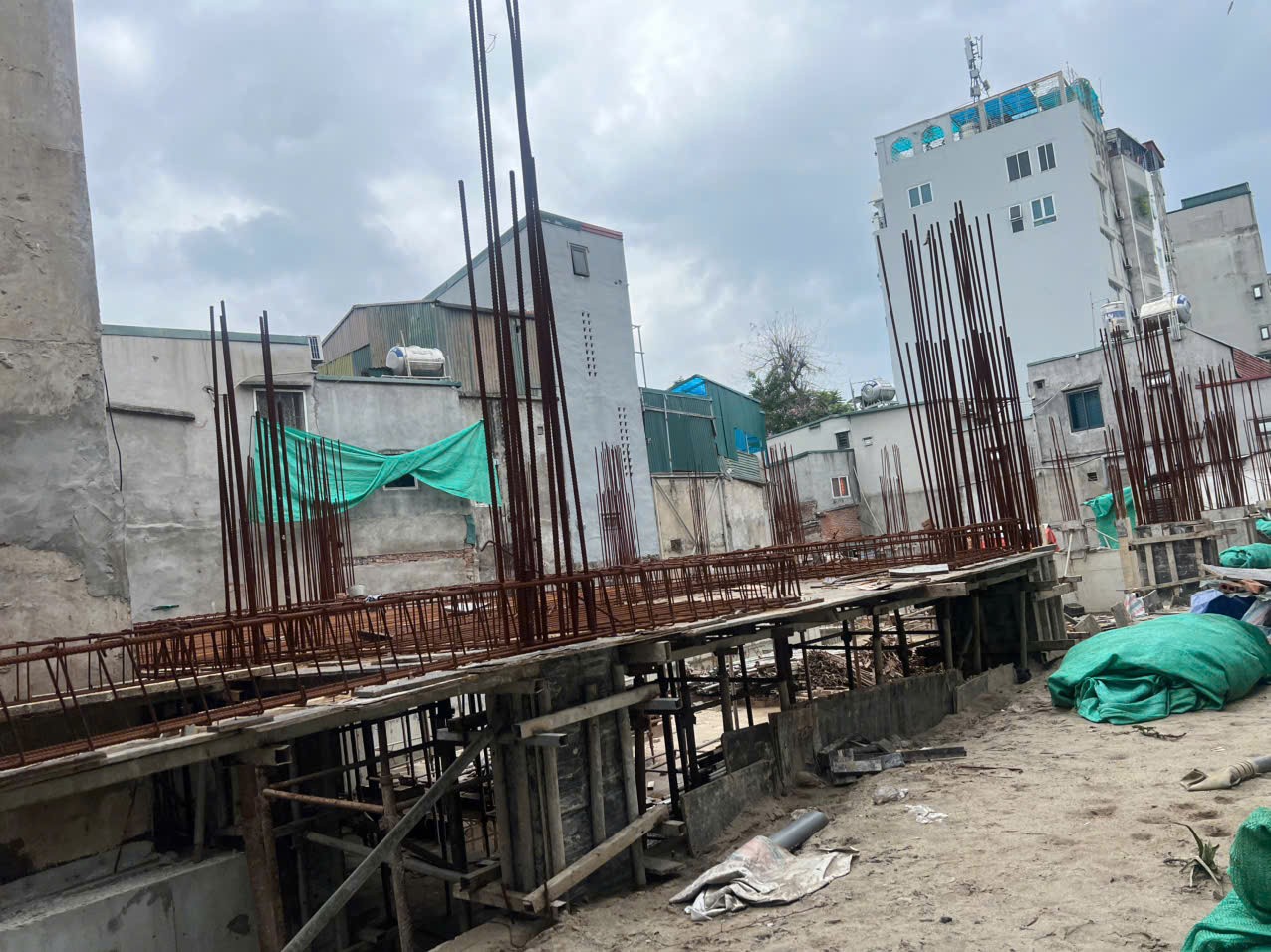 Cần bán Đất đường Trần Quang Diệu, Phường Ô Chợ Dừa, Diện tích 700m², Giá 100 Tỷ