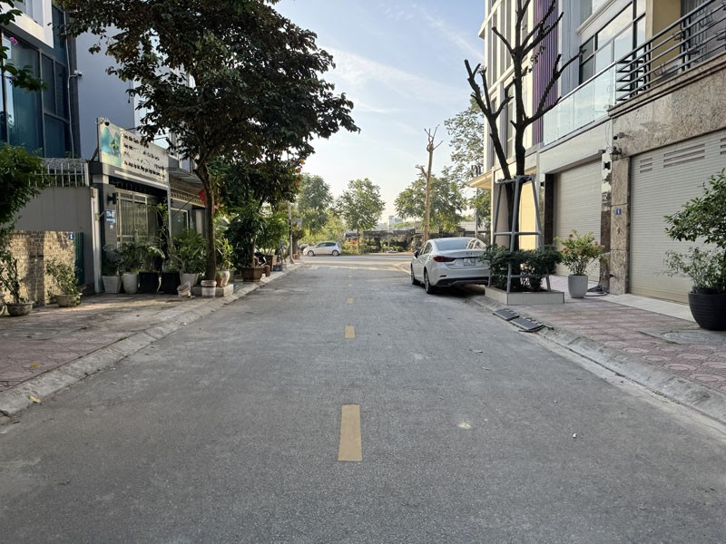 Bán đất đấu giá Việt Hưng - DT 74,9m2, đường 13m - Gần chợ Kim Quan & trường Tiểu học Đoàn Khuê 2
