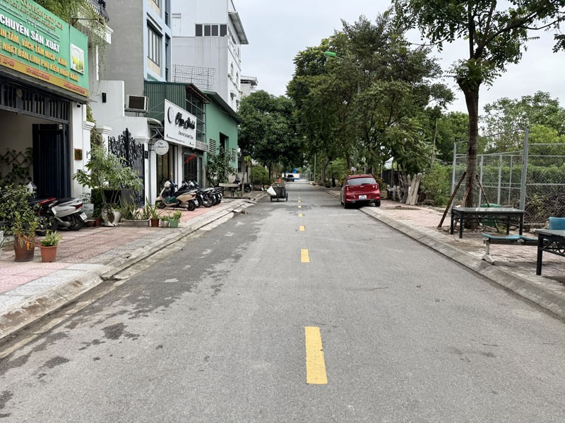 Bán đất đấu giá Việt Hưng - DT 74,9m2, đường 13m - Gần chợ Kim Quan & trường Tiểu học Đoàn Khuê 4