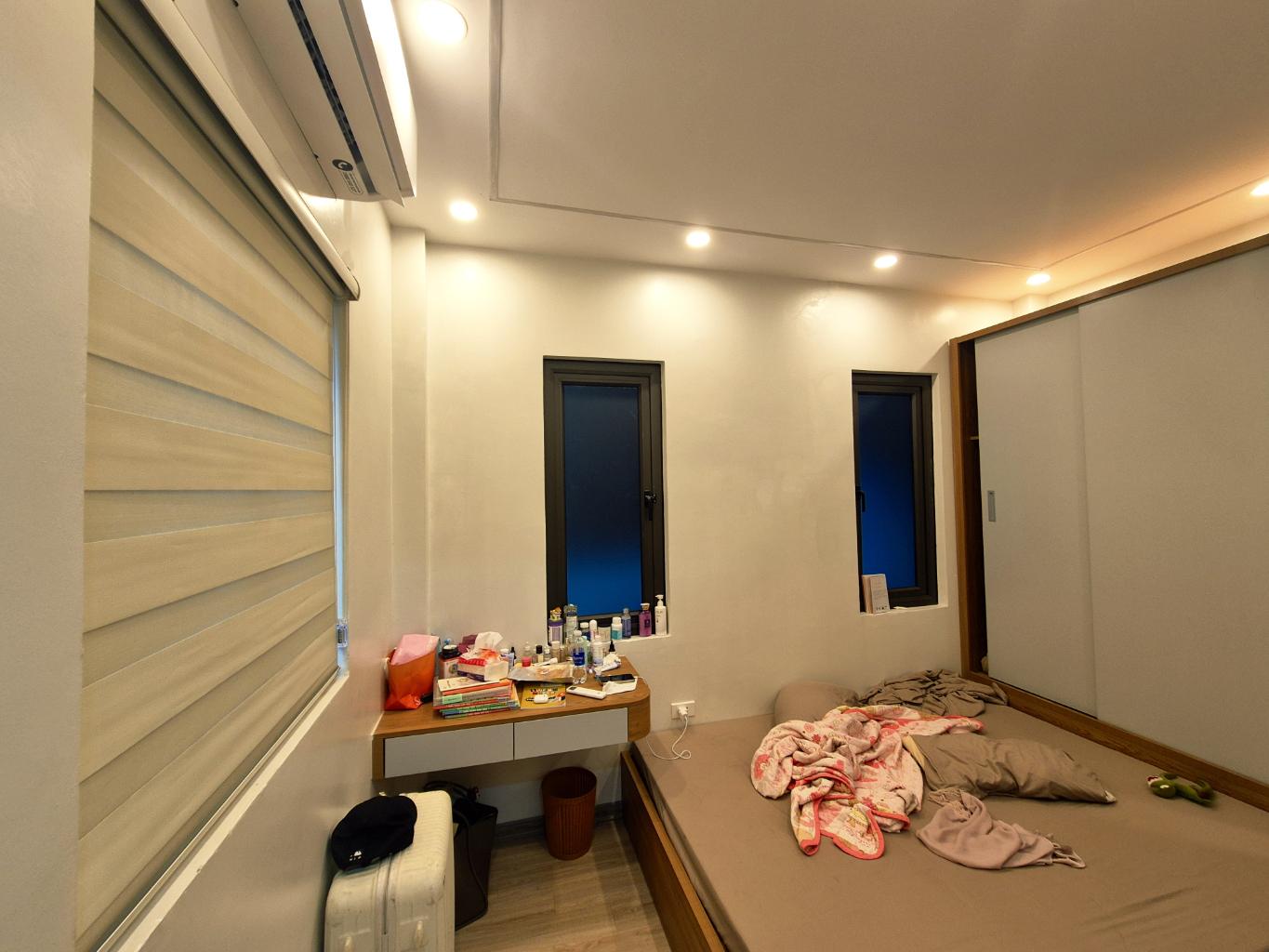 Bán nhà Tây Sơn, Đống Đa, lô góc, ngõ ô tô tránh 18m2, 4 tầng, Mt 4.5m, chỉ 5.6 tỷ 2