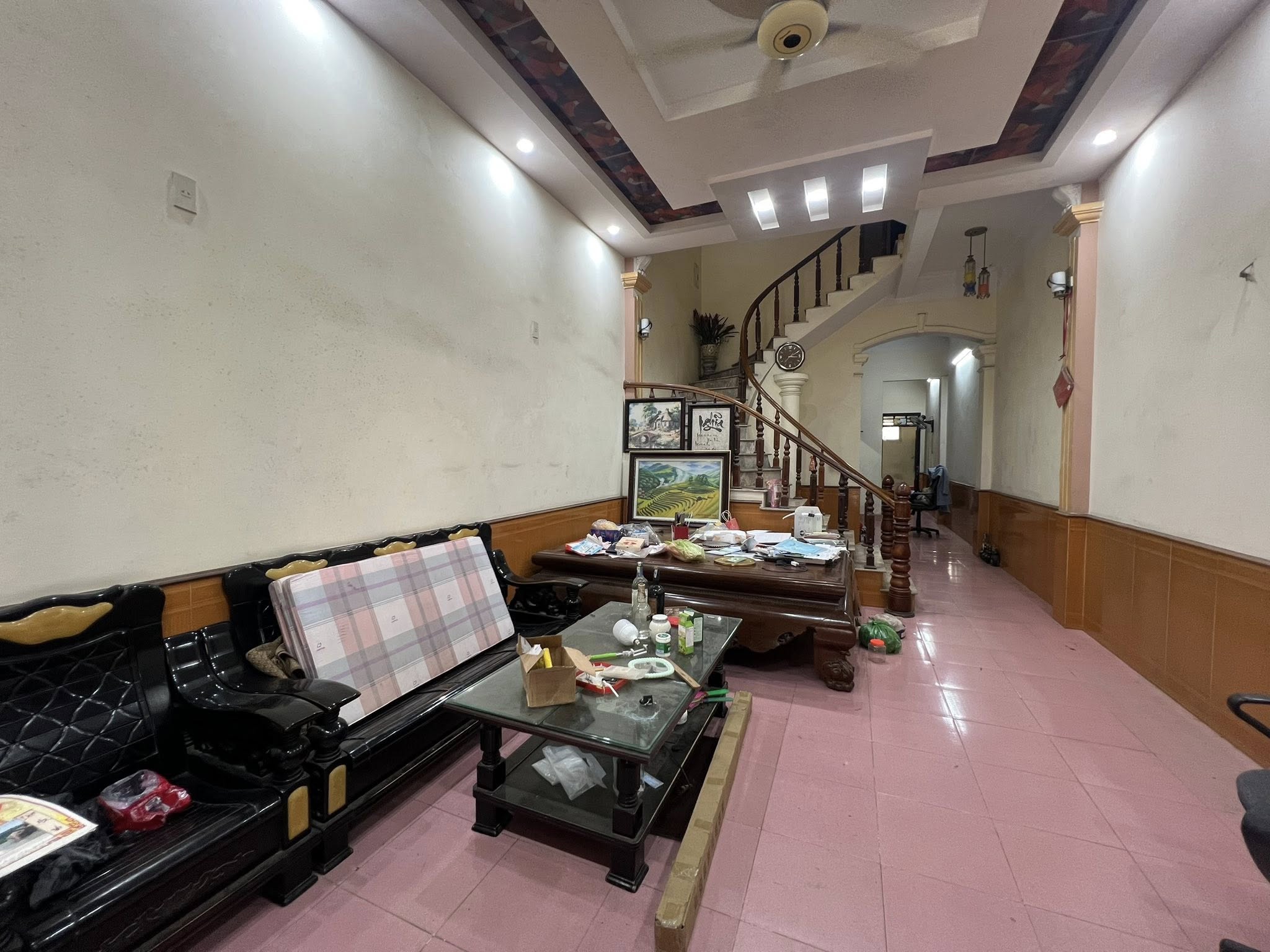 Bán căn nhà 3 tầng mặt phố gần viện Đông Y, ph Hải Tân, TP HD, 103.2m2, mt 4.5m, 3 ngủ, chỉ 4.3x tỷ