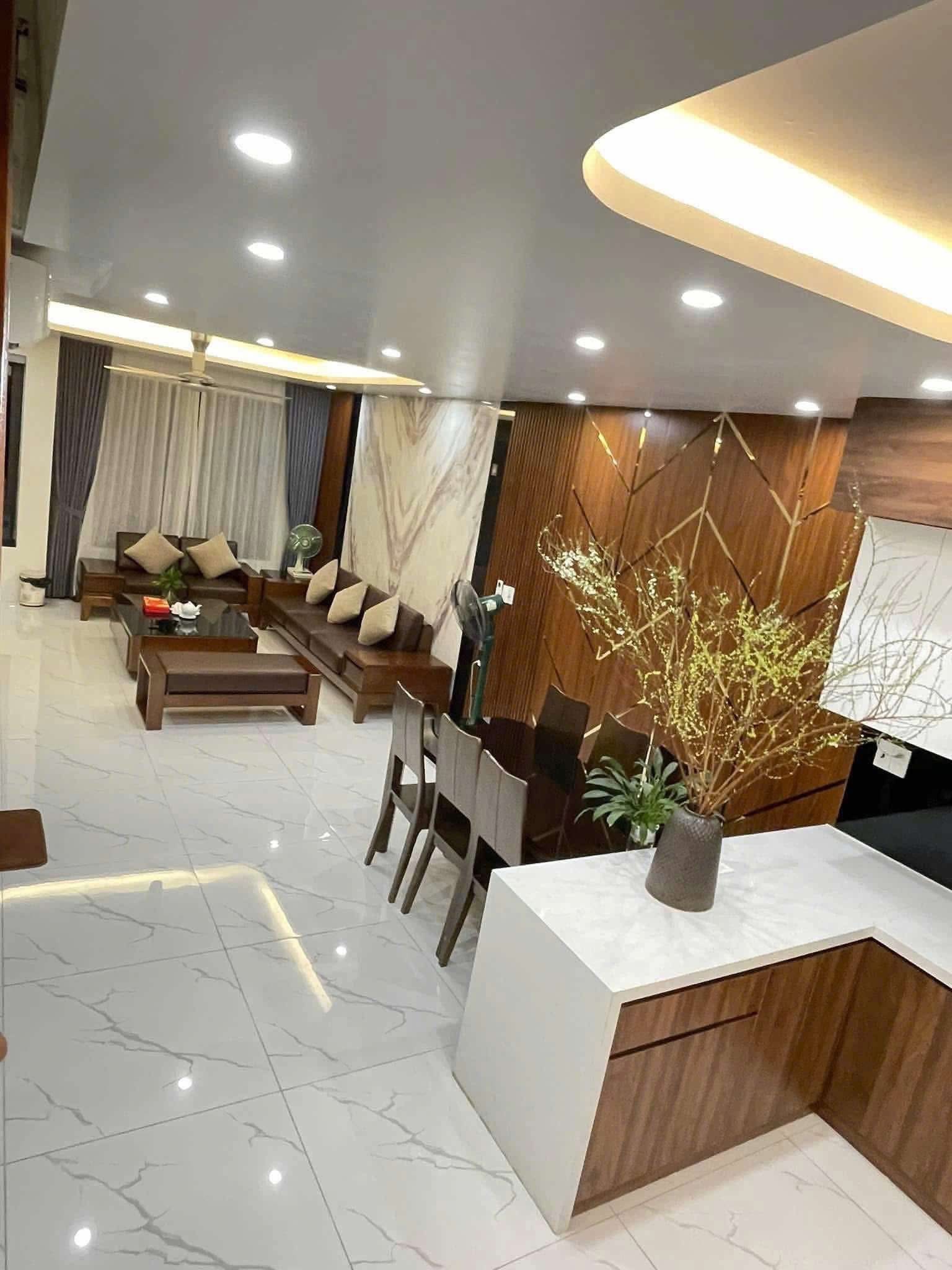 Bán căn nhà 4 tầng mặt phố Hải An, Ecopark Hải Dương, 95m2, mặt tiền 5m, đường trục chính, 10.x tỷ