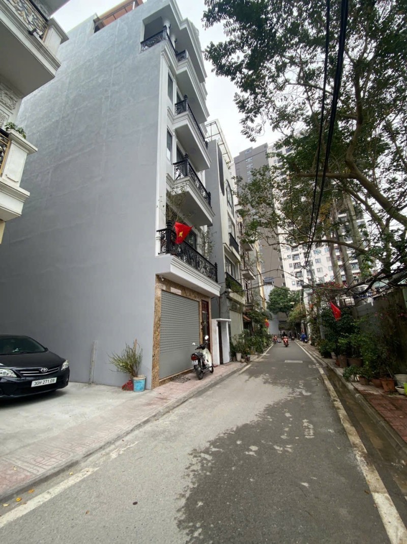 ĐẤT ĐẸP ĐỨC GIANG – LÔ GÓC – Ô TÔ TRÁNH – 43M²