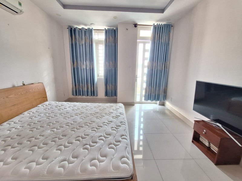 Bán nhà đường số 2, Tăng Nhơn Phú B, Thủ Đức, TP HCM. DT 167 m2, 3 tầng. Giá - 12.9 tỷ. 4