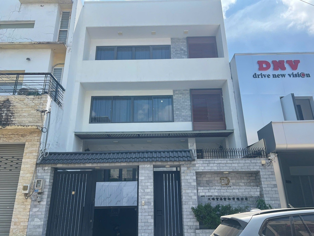 BIỆT THỰ BÊN SÔNG HẦM 4 TẦNG CÓ THANG MÁY DTSD 450M2 GIÁ 38TR LIỀN KỀ GIGAMALL