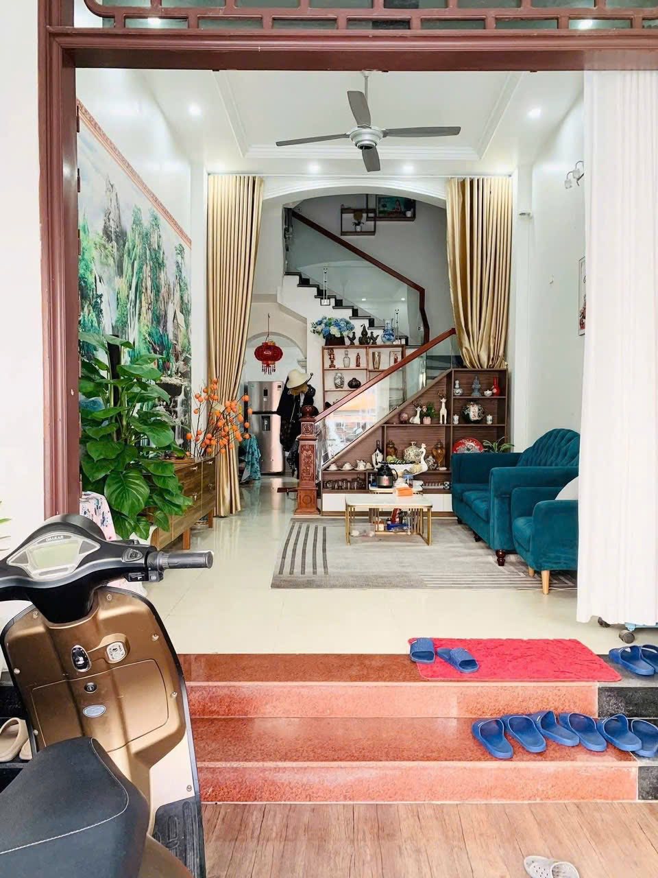Bán căn nhà mặt phố Vũ Hựu, ph Thanh Bình, TP Hải Dương, 59.4m2, mt 4.02m, 2 tầng, 2 ngủ, 3.9x tỷ 2