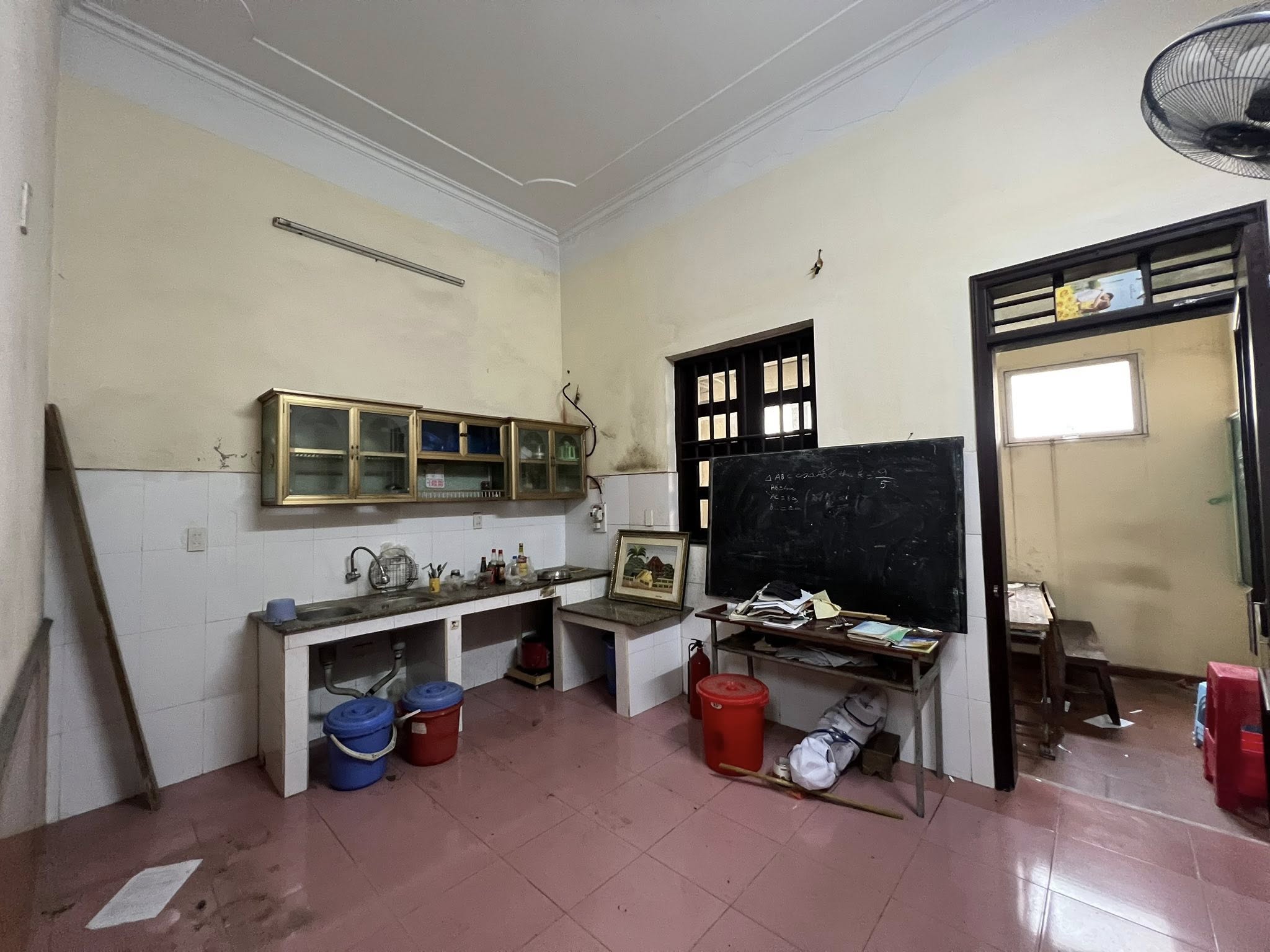 Bán căn nhà 3 tầng mặt phố gần viện Đông Y, ph Hải Tân, TP HD, 103.2m2, mt 4.5m, 3 ngủ, chỉ 4.3x tỷ 2
