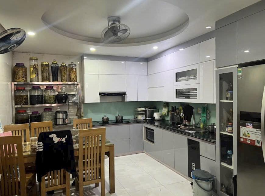 Bán căn nhà mặt đường Điện Biên Phủ, ph Cẩm Thượng, TP Hải Dương, 69.4m2, mt 4m, 2.5 tầng, KD 2