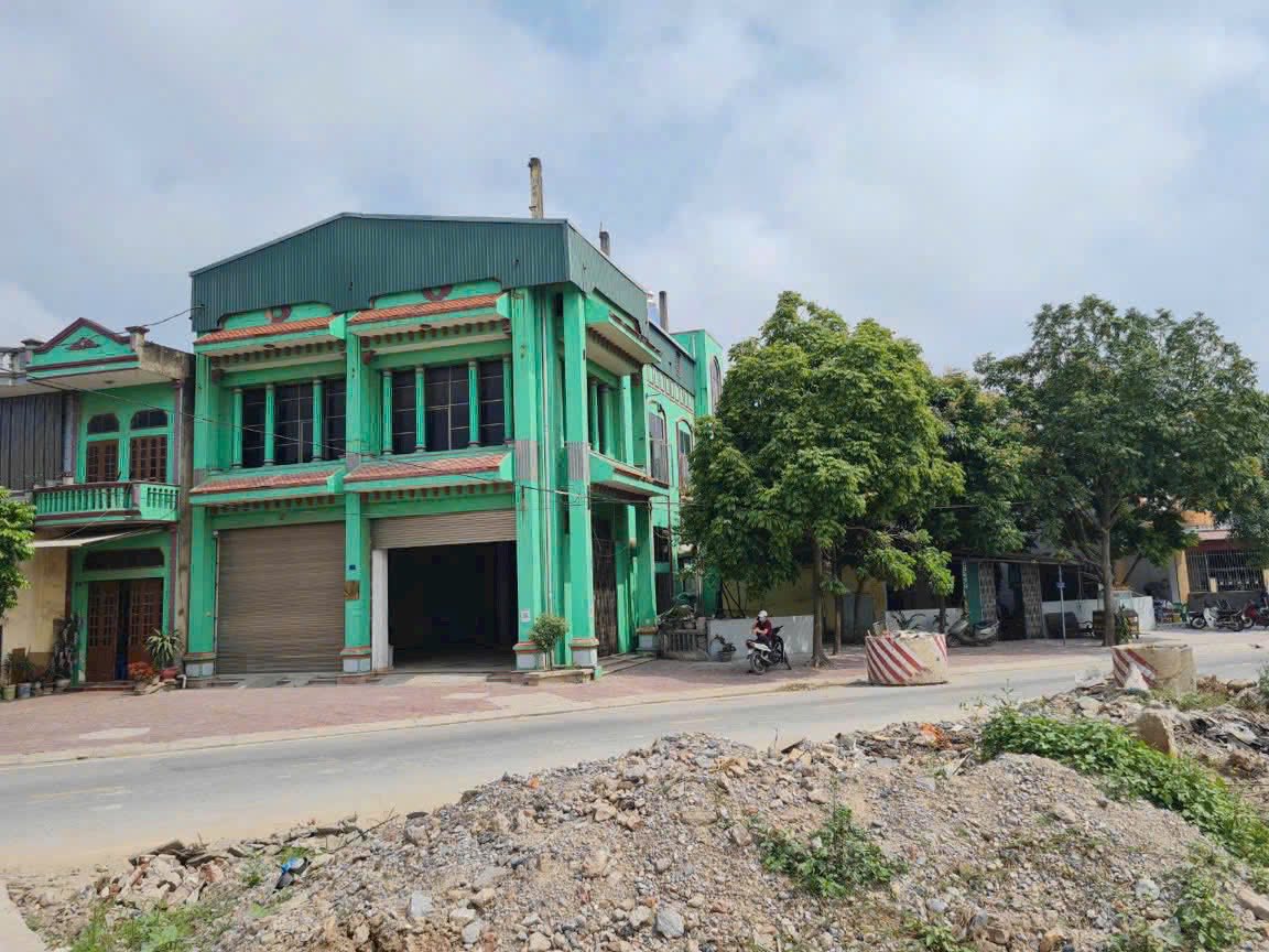 Bán đất tặng căn nhà 2 tầng mặt đường Hoàng Ngân, TP Hải Dương, 505.7m2, mt rộng, giá cực tốt 2