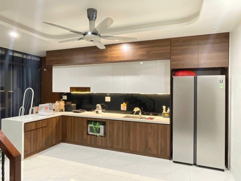 Bán căn nhà 4 tầng mặt phố Hải An, Ecopark Hải Dương, 95m2, mặt tiền 5m, đường trục chính, 10.x tỷ 2