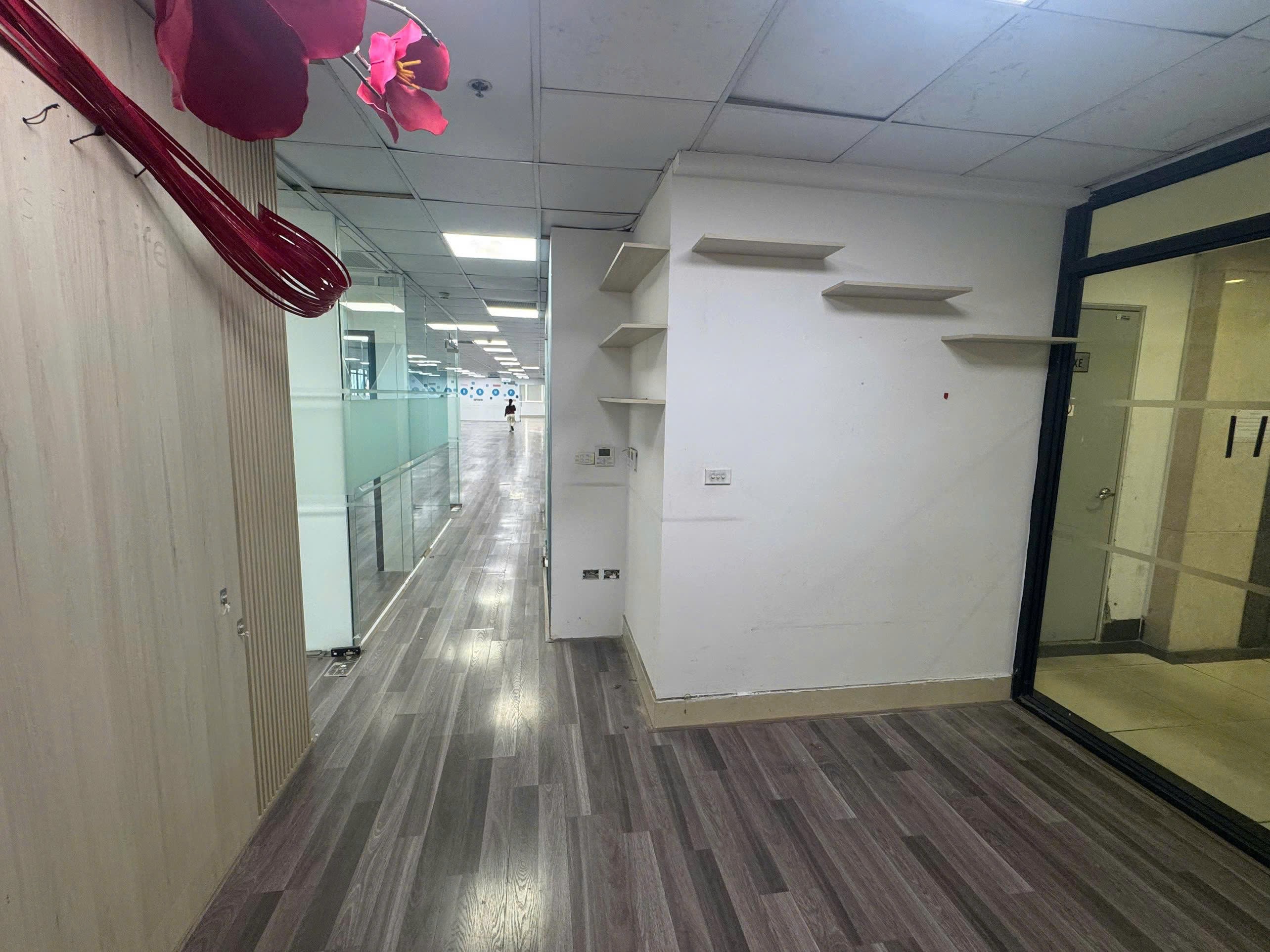 VĂN PHÒNG 430M2 MẶT TIỀN NGÃ TƯ HOÀNG QUỐC VIỆT VỚI GIÁ ALL-IN CỰC HỢP LÝ 13