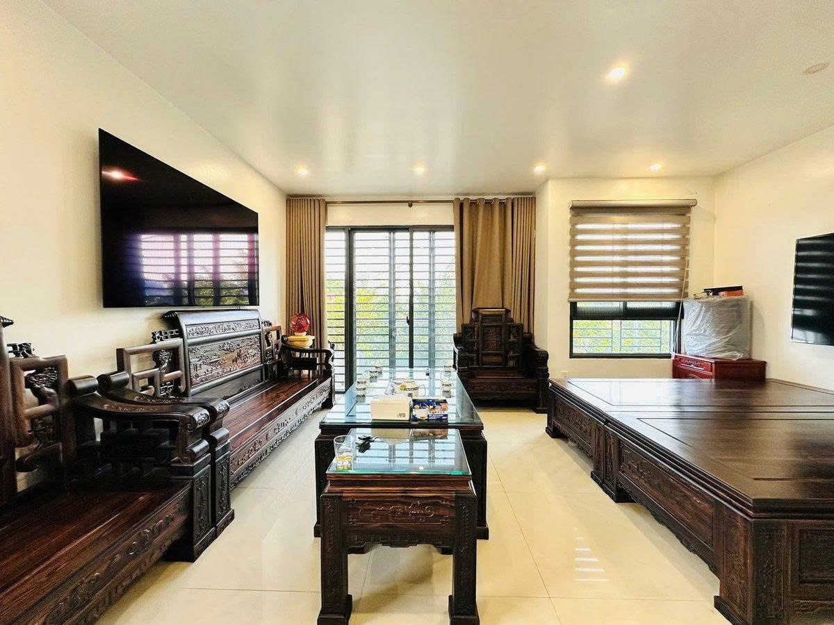 Bán shophouse villa An Vương đẹp 4 tầng mặt đường Lê Quang Đạo, 180m2, MT 9m, thang máy, kinh doanh