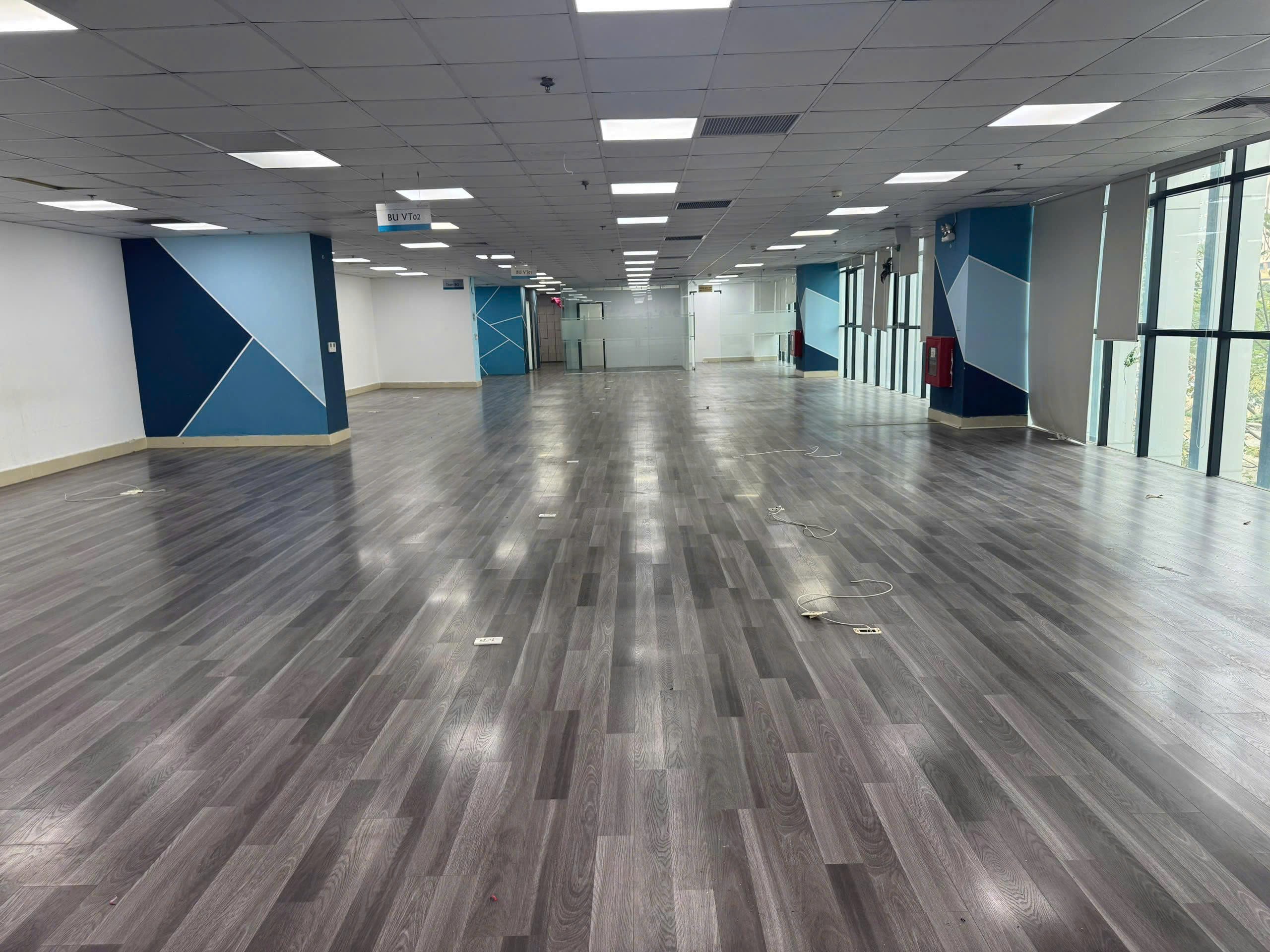 VĂN PHÒNG 430M2 MẶT TIỀN NGÃ TƯ HOÀNG QUỐC VIỆT VỚI GIÁ ALL-IN CỰC HỢP LÝ 4