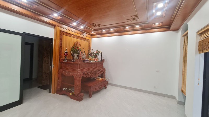 Hoa Hậu Lê Xá - Bát Tràng: 63,3m2 nhà 5 tầng thang máy, lô góc thoáng, đường ô tô tránh 7