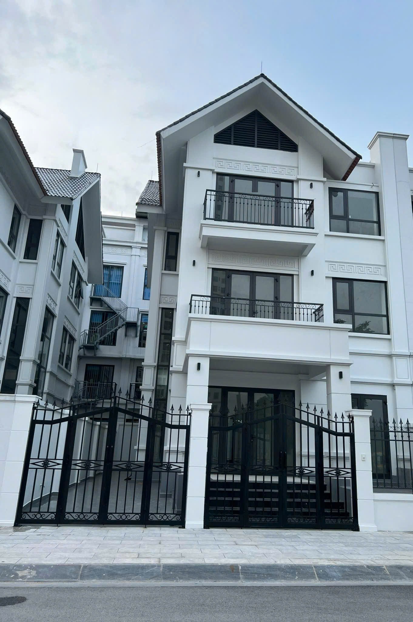 Cho thuê nhà, Nguyễn Khánh Toàn, Nguyễn Văn Huyên, 170m2x 3T -31 tr