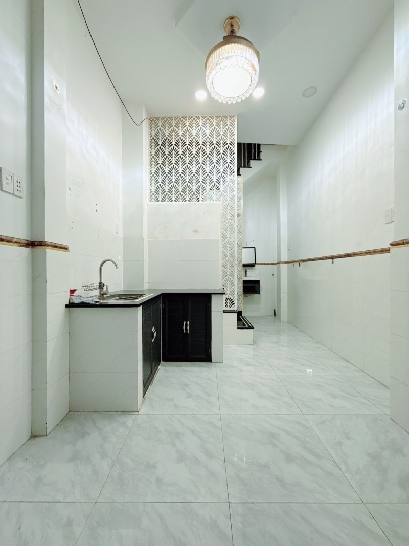 ÔNG ÍCH KHIÊM Q11 23M2 2 TẦNG 2PN 2WC SHR CHỈ 3.2 TỶ