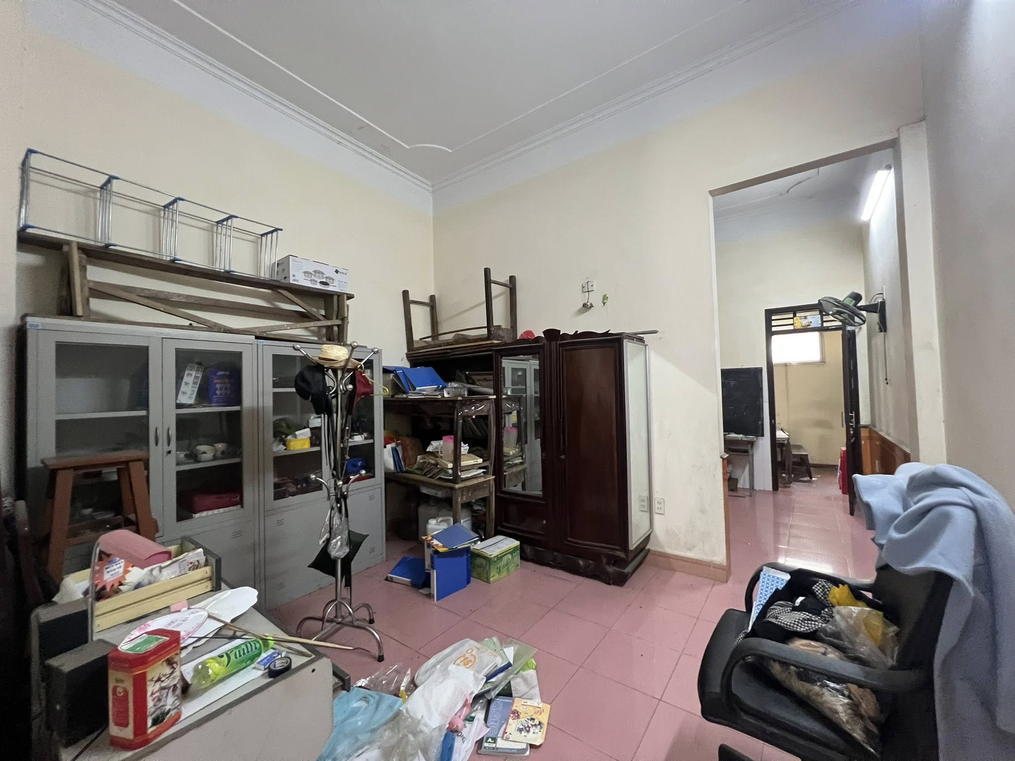 Bán căn nhà 3 tầng mặt phố gần viện Đông Y, ph Hải Tân, TP HD, 103.2m2, mt 4.5m, 3 ngủ, chỉ 4.3x tỷ 3