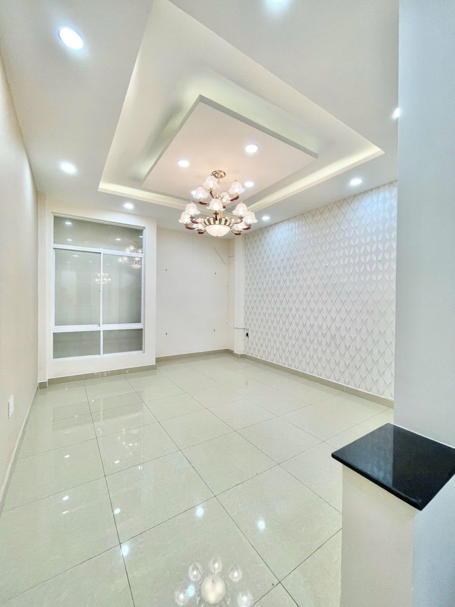NGUYÊN CĂN HẺM XE HƠI ĐỐI DIỆN VẠN PHÚC,4PN GIÁ 16TR 2