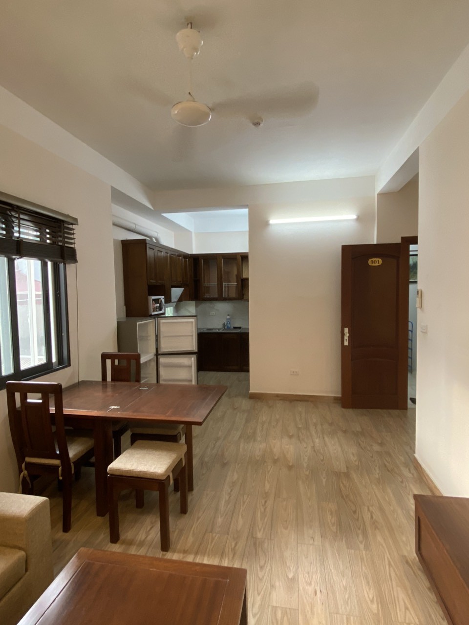 Chính chủ cho thuê Căn hộ dịch vụ giá rẻ 1N, 1K tại Ngõ 189 Hoàng Hoa Thám, Ba Đình. Chỉ 10tr 2