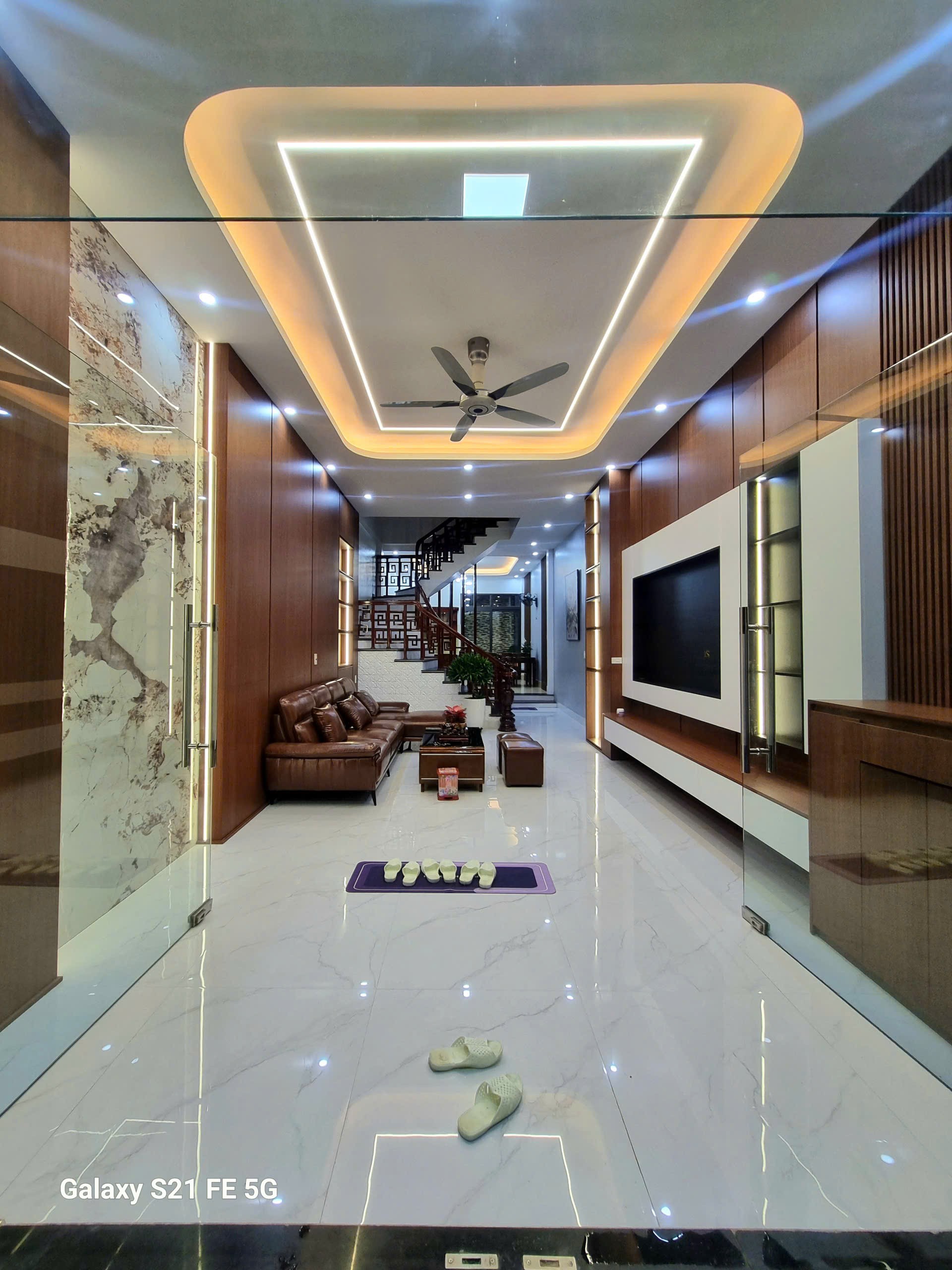Bán nhà Trần Lãm, TP. Thái Bình. 70m2, 4 tầng, 4PN, 3WC. Sổ đỏ chính chủ. Giá 7.3 tỷ. LH: