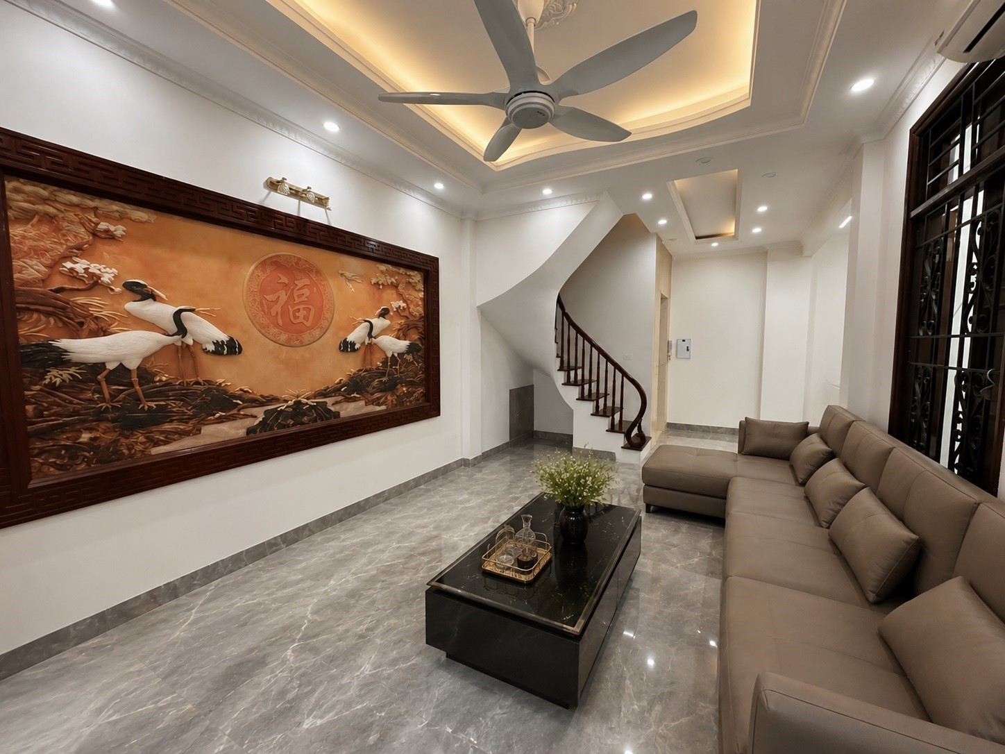 NHÀ PHỐ THẠCH BÀN – CỔ LINH  42m² x 5 TẦNG  THANG MÁY  Ô TÔ ĐỖ CỬA  14,x TỶ