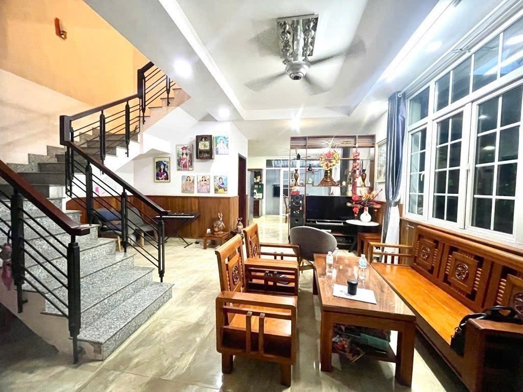 Cần bán Biệt thự đường Bưng Ông Thoàn, Phường Phú Hữu, Diện tích 160m², Giá Thương lượng 2
