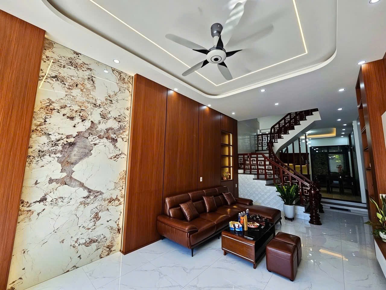 Bán nhà 4 tầng, 70m2, đường số 10, Kì Bá, TP. Thái Bình, giá 7.3 tỷ. LH: 0964386960 2