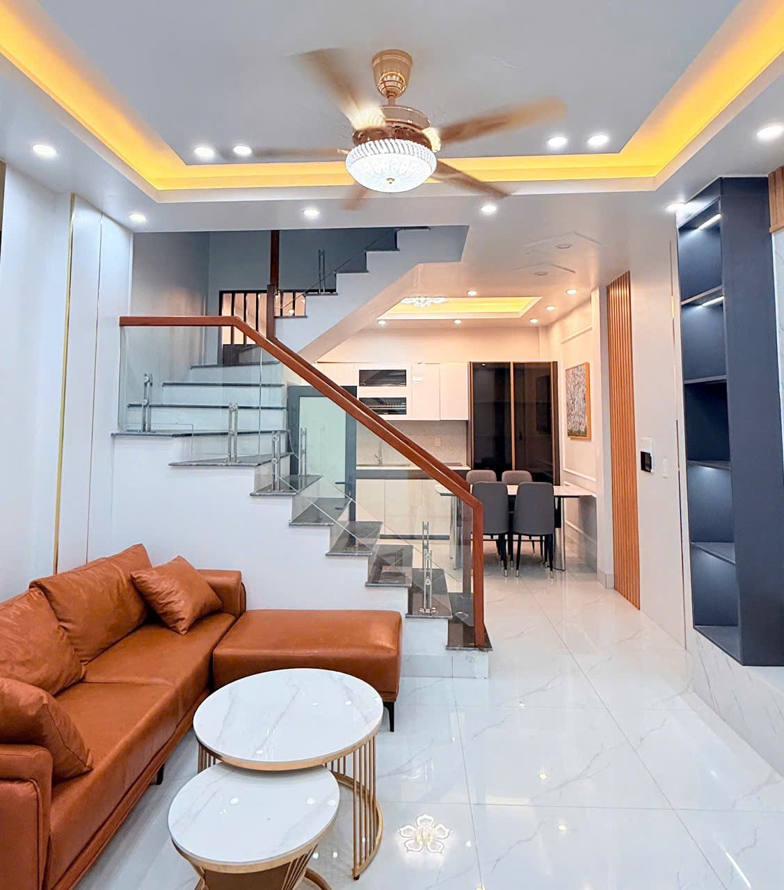 Bán nhà 3 tầng, 36m2 tại Trần Lãm, TP. Thái Bình, giá 2.4xx tỷ, sổ đỏ chính chủ. LH: 0964386960 2