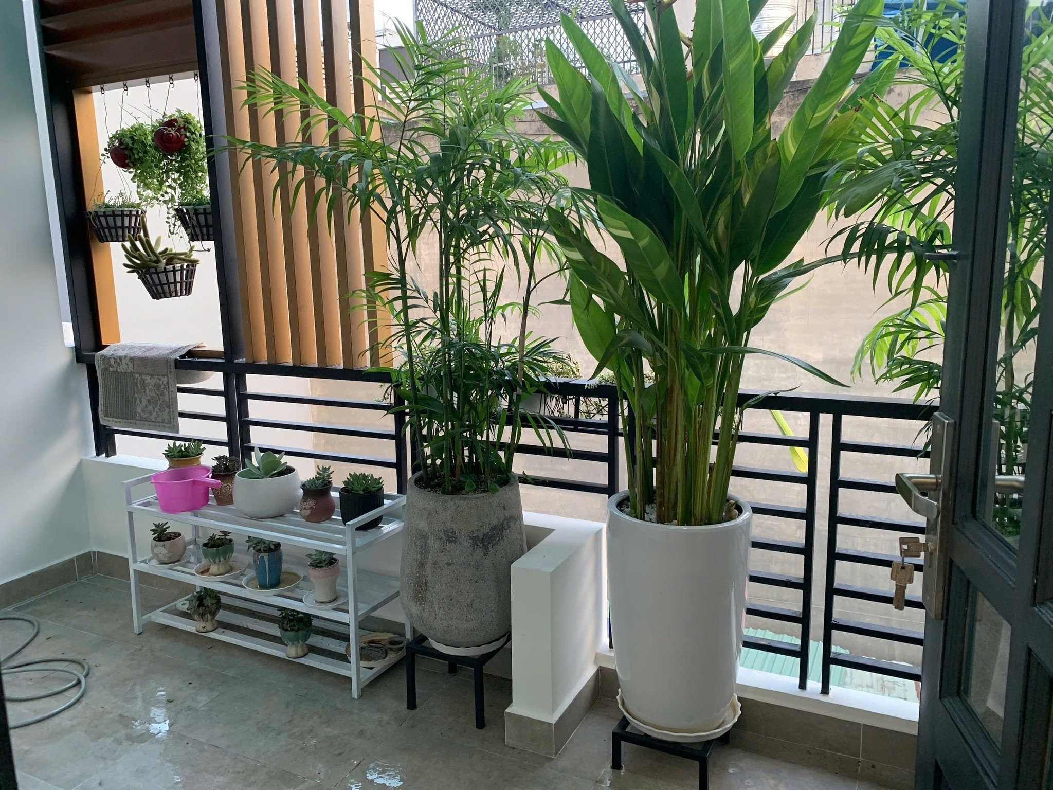 CHO THUÊ NHÀ MỚI TINH ĐƯỜNG QUỐC LỘ 13 NGAY PHỞ HUỲNH TRÂM,4PN GIÁ 14TR 4