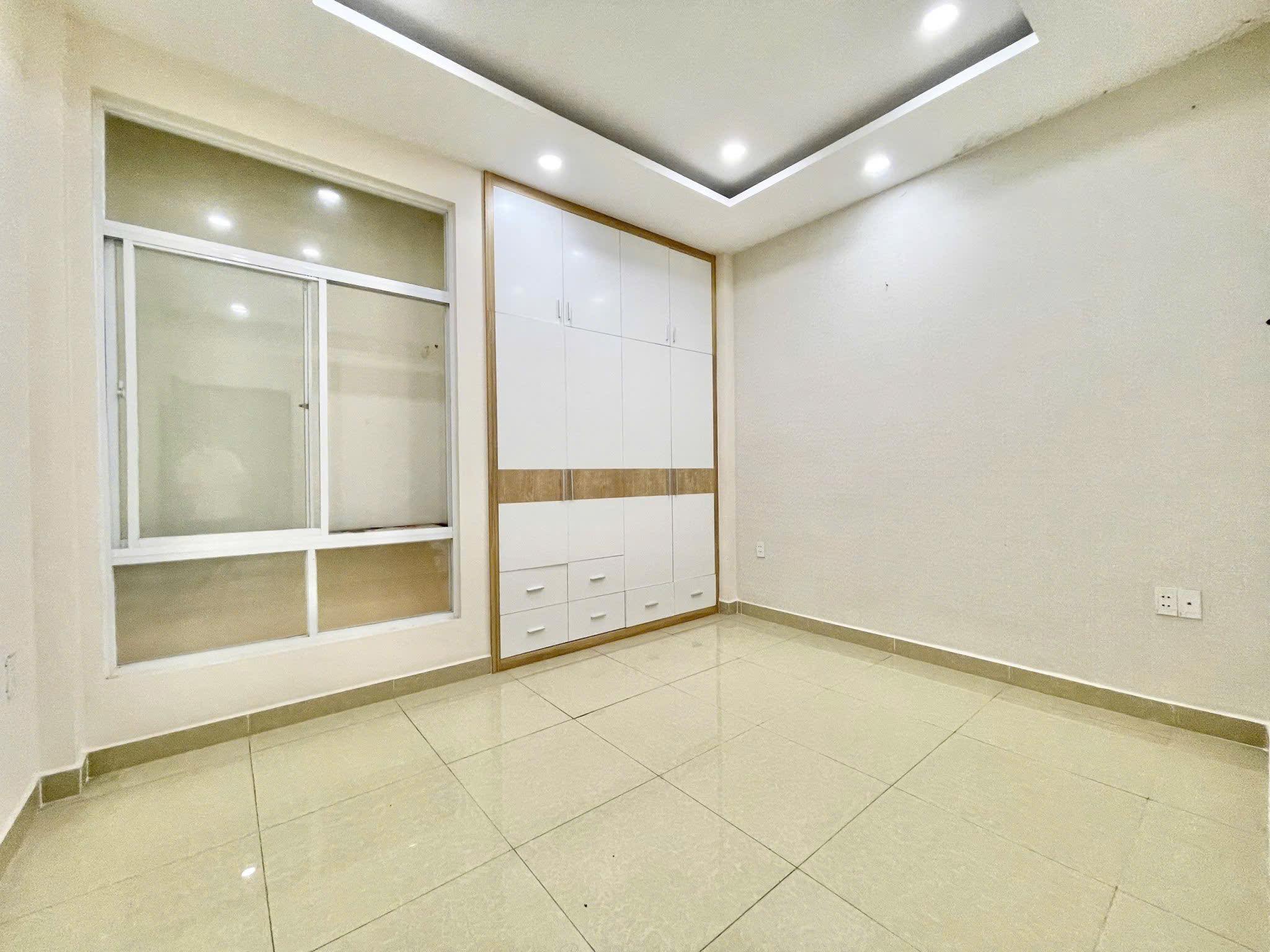 NGUYÊN CĂN HẺM XE HƠI ĐỐI DIỆN VẠN PHÚC,4PN GIÁ 16TR 3