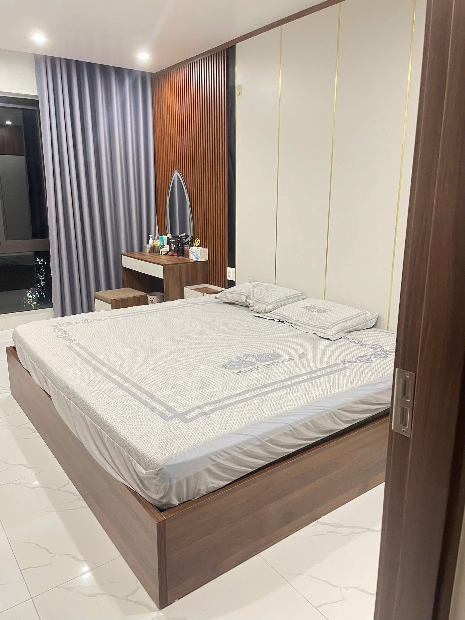 Bán căn nhà 4 tầng mặt phố Hải An, Ecopark Hải Dương, 95m2, mặt tiền 5m, đường trục chính, 10.x tỷ 4