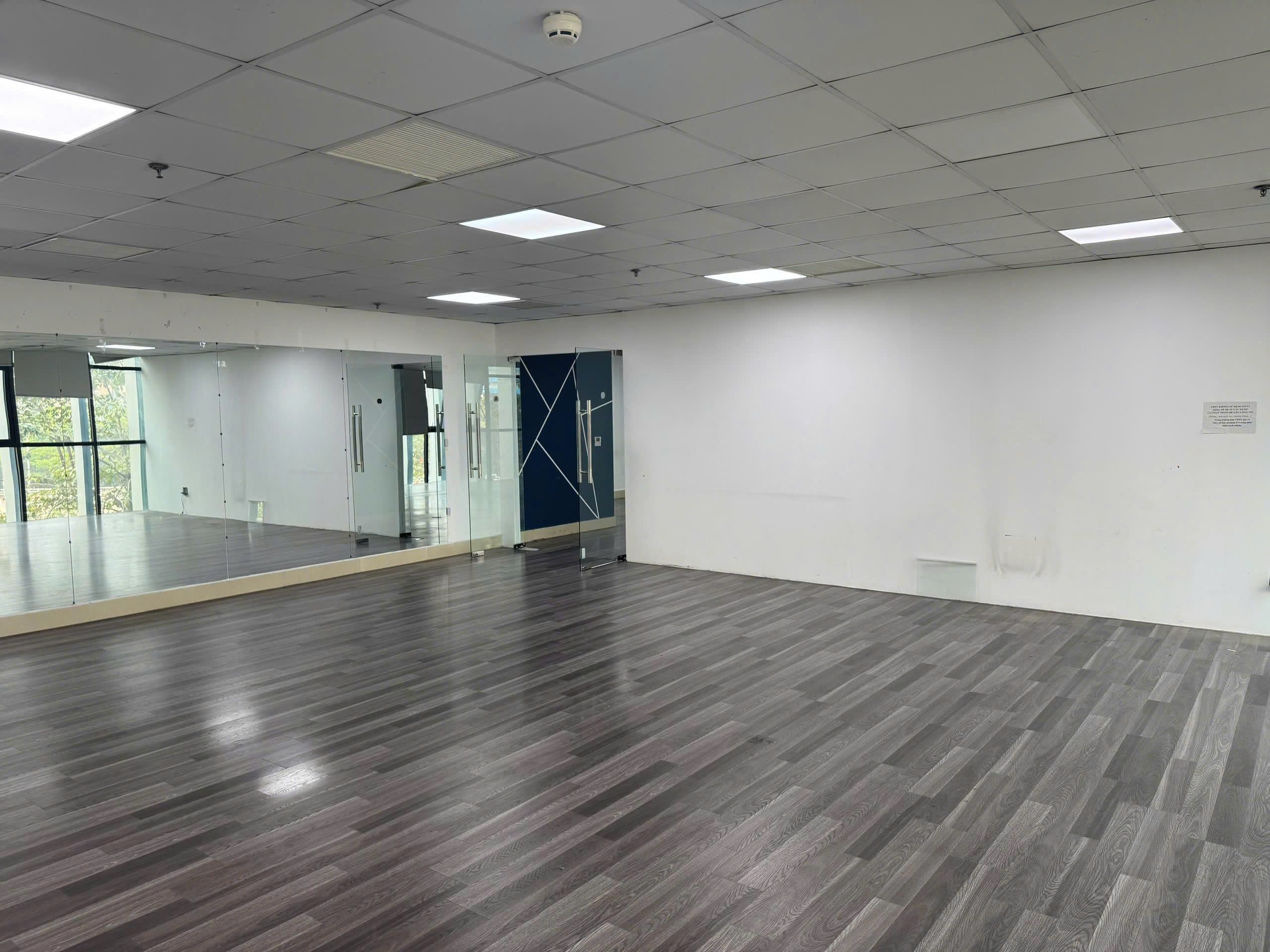 VĂN PHÒNG 430M2 MẶT TIỀN NGÃ TƯ HOÀNG QUỐC VIỆT VỚI GIÁ ALL-IN CỰC HỢP LÝ 11
