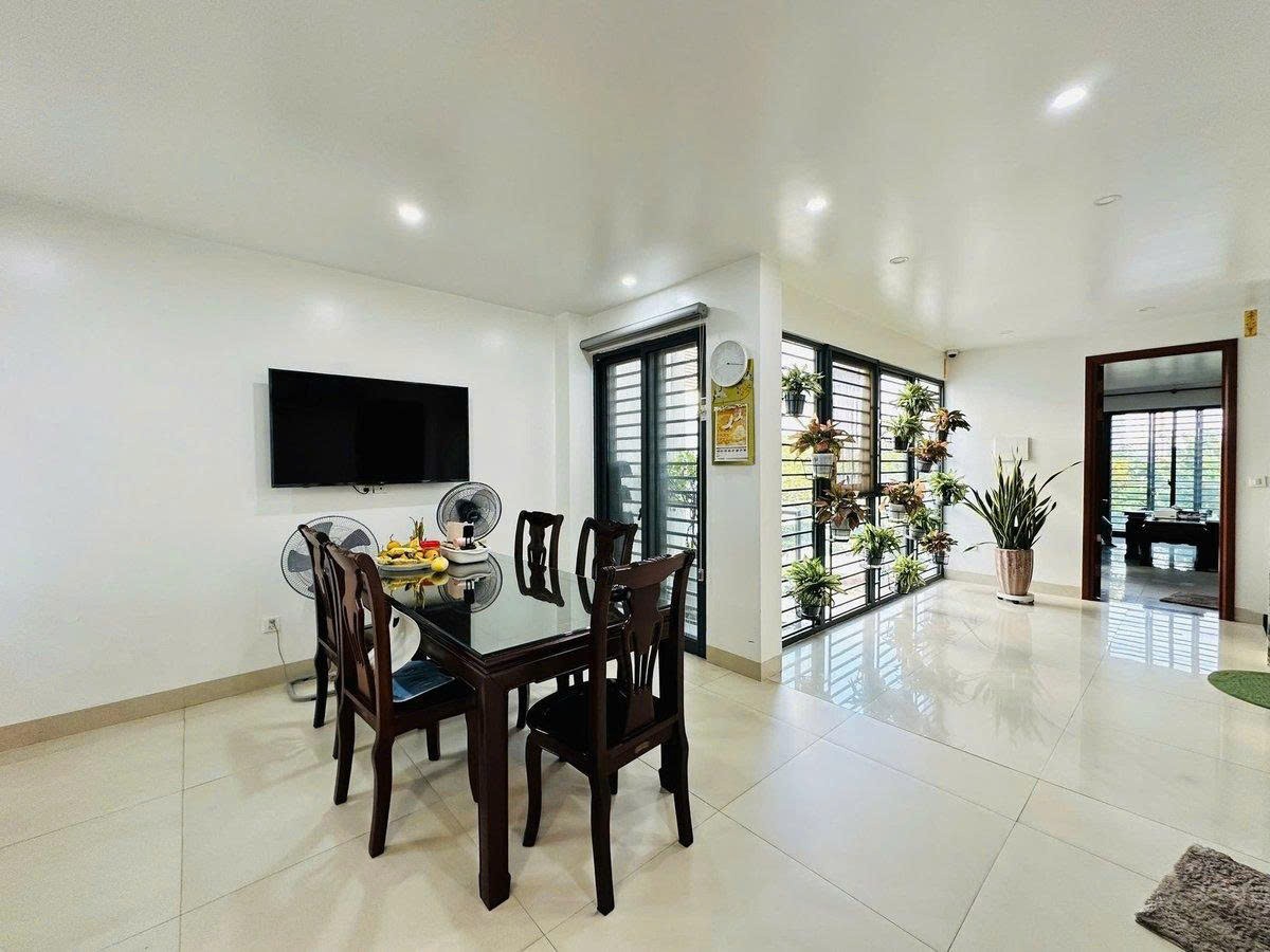 Bán shophouse villa An Vương đẹp 4 tầng mặt đường Lê Quang Đạo, 180m2, MT 9m, thang máy, kinh doanh 3