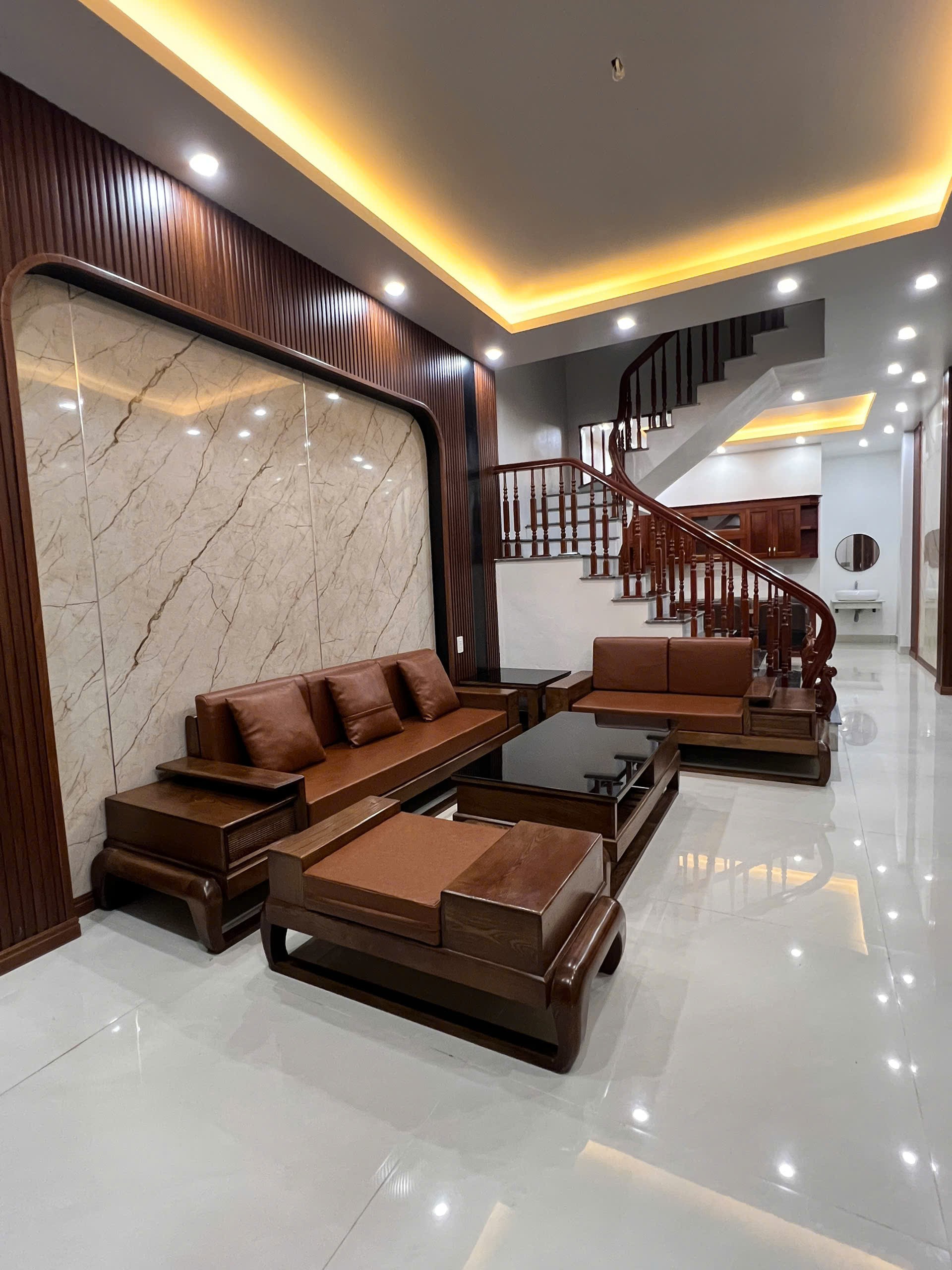 bán nhà 3 tầng trần lãm gần 60m2 2