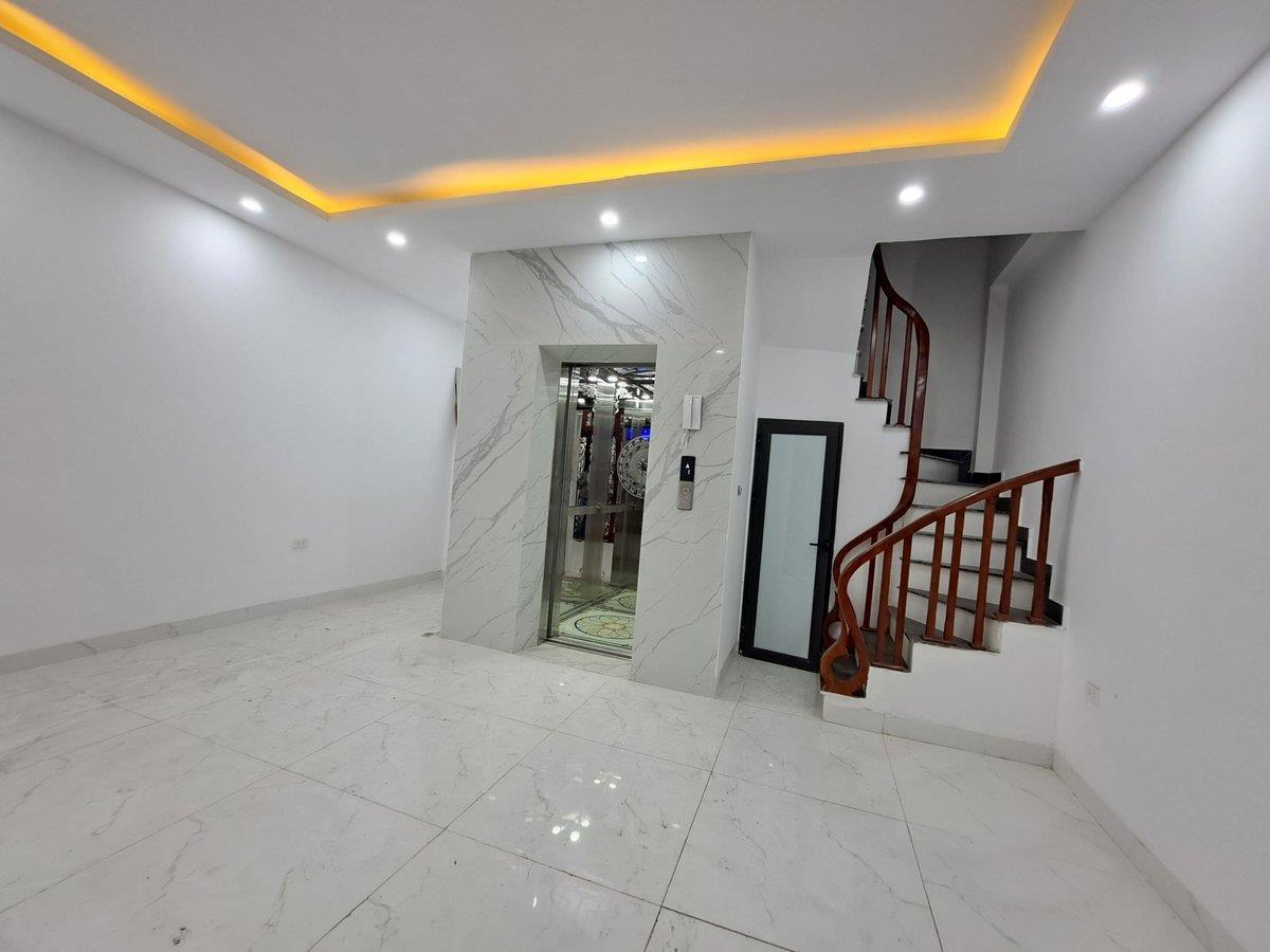 SIÊU PHẨM - TRUNG TÂM ĐỐNG ĐA - 6 TẦNG THANG MÁY MỚI TINH - HAI THOÁNG - GẦN Ô TÔ VÀI BƯỚC CHÂN RA 2
