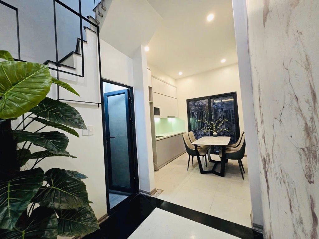 Cần bán Nhà mặt tiền đường Bùi Ngọc Dương, Phường Quỳnh Lôi, Diện tích 42m², Giá 9.65 Tỷ 2