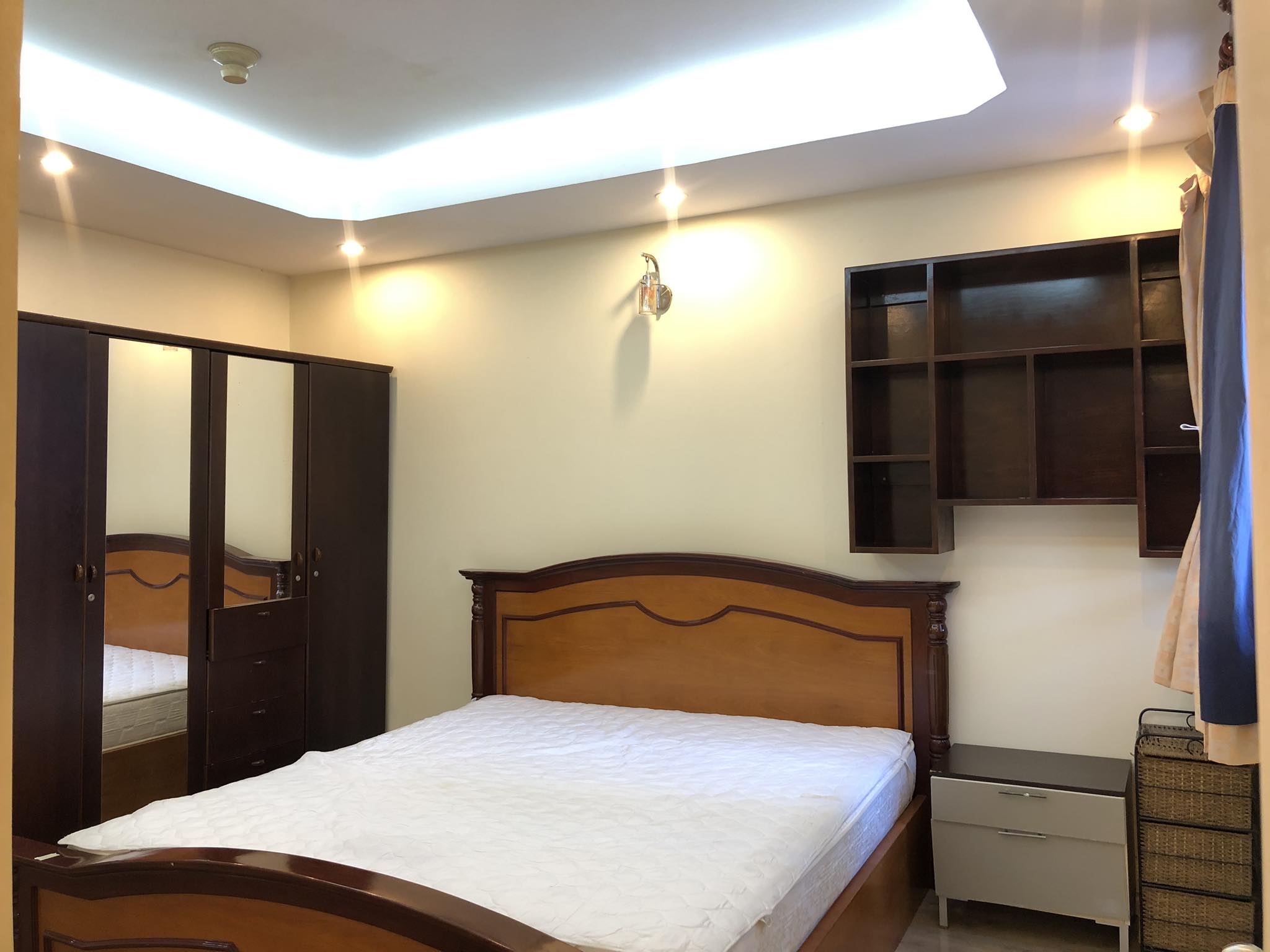 Cần Cho Thuê Căn hộ Central Garden Quận 1, Dt : 81 m2, 2PN, Giá : 12 tr/th, 3