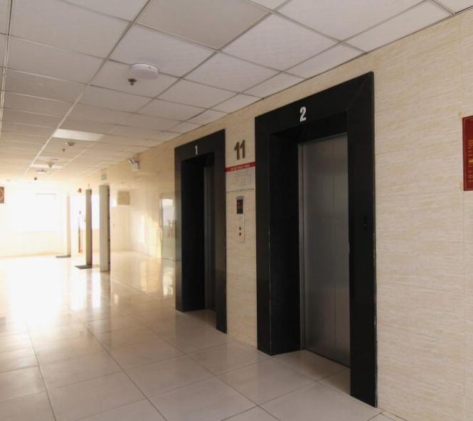 Văn phòng 93m2 tại tòa CTM 139 Cầu Giấy – sẵn nội thất chỉ việc vào làm, view tàu điện 4