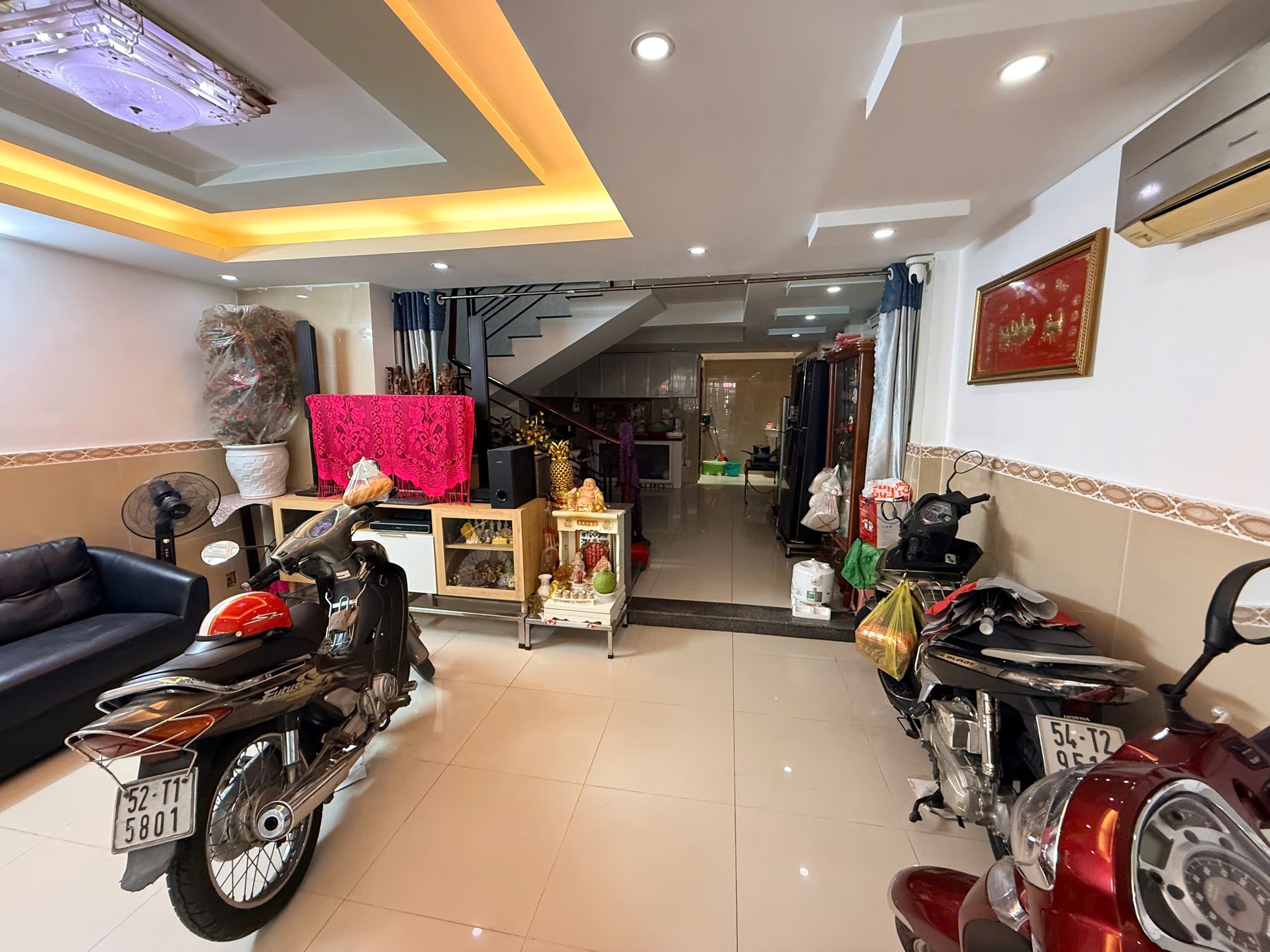 Bán Nhà HXH Lâm Văn Bền Q7 - 70.5m² (5x14.1m) 2 Lầu 4PN - Nhà Đẹp Ở Ngay - Giá 11.3 Tỷ