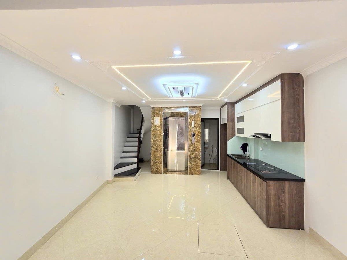 NHỈNH 9 TỶ TRUNG TÂM ĐỐNG ĐA, NHÀ MỚI 6 TẦNG THANG MÁY, THIẾT KẾ HIỆN ĐẠI, THANG MÁY NHẬP, CHỦ 3