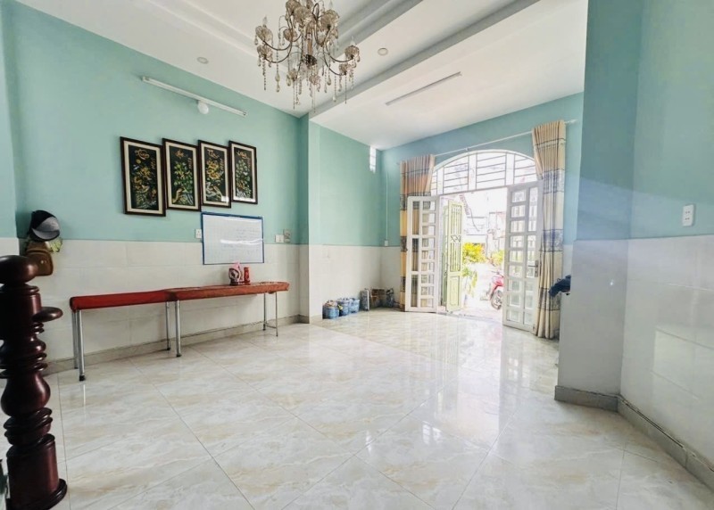 Bán nhà  đường Nguyễn Duy Trinh, Phường Long Trường, Q9, Thủ Đức. DT 64m2, 3 tầng, SH. Giá  5.65 tỷ 4