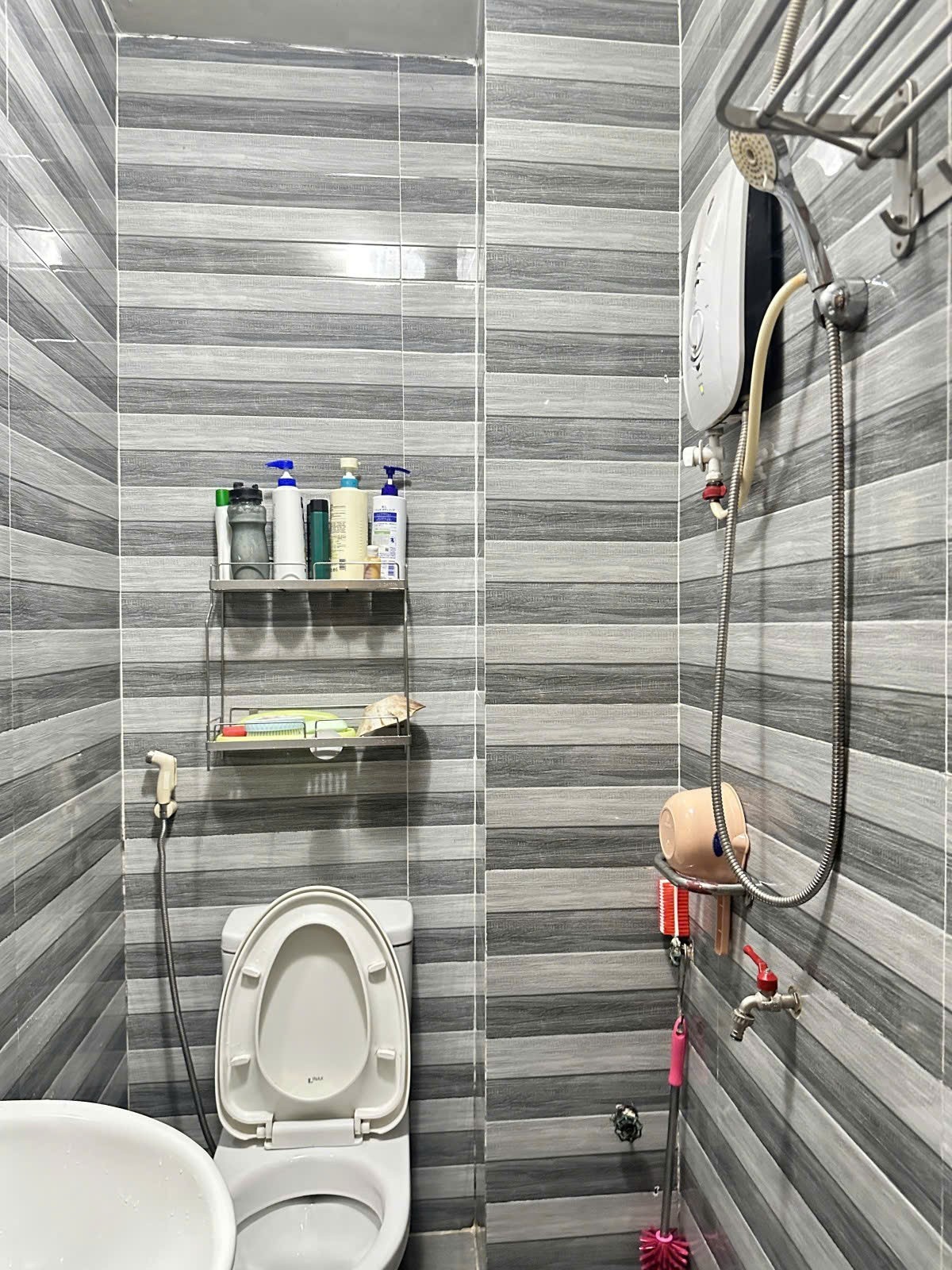BÁN NHÀ VÀI BƯỚC RA HXH THIÊN PHƯỚC TÂN BÌNH 30M2 3 TẦNG 4PN SHR CHỈ 5.6 TỶ 4