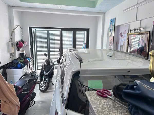 CHO THUÊ NHÀ NGUYÊN CĂN ĐƯỜNG 48 XE HƠI ĐẬU TRONG NHÀ,3PN GIÁ 13TR