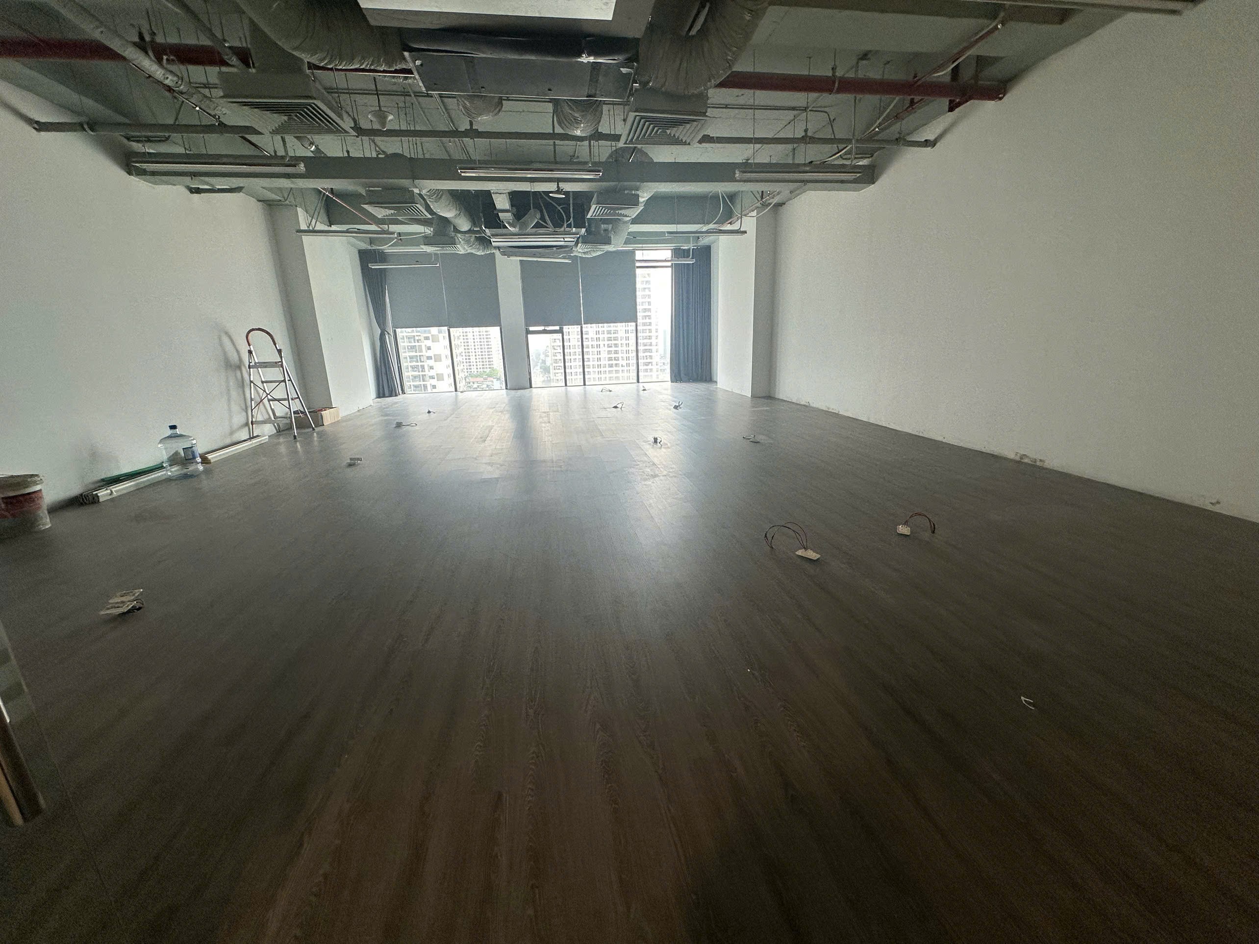 CHO THUÊ VP VIEW ĐẸP 105M2 TÒA GOLDEN LAND VỚI VỊ TRÍ ĐẮC ĐỊA, THIẾT KẾ HIỆN ĐẠI 6