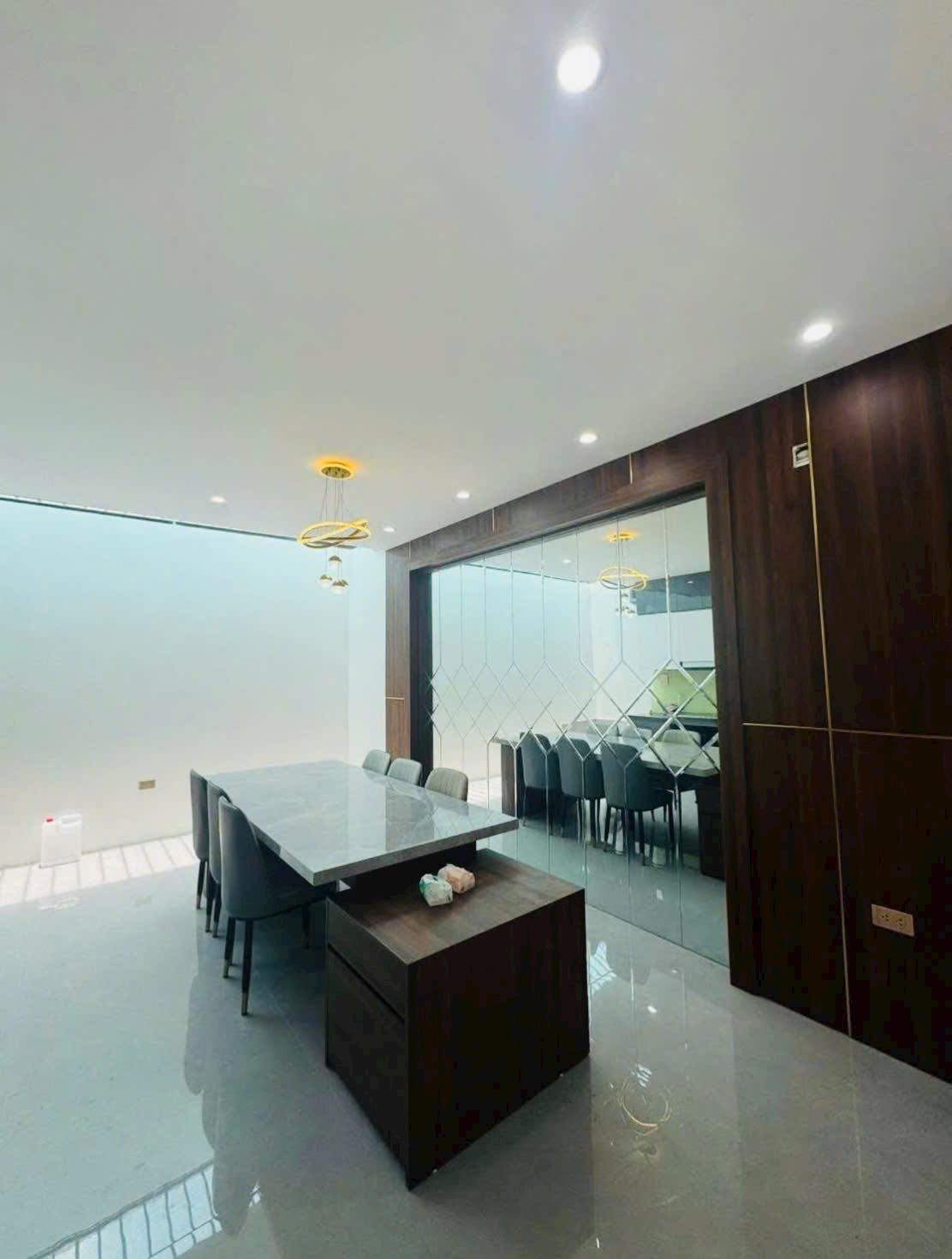 Bán căn nhà 3.5 tầng mặt phố KĐT Tân Phú Hưng, TP Hải Dương, 67.5m2, mt 4.5m, 4 ngủ 6