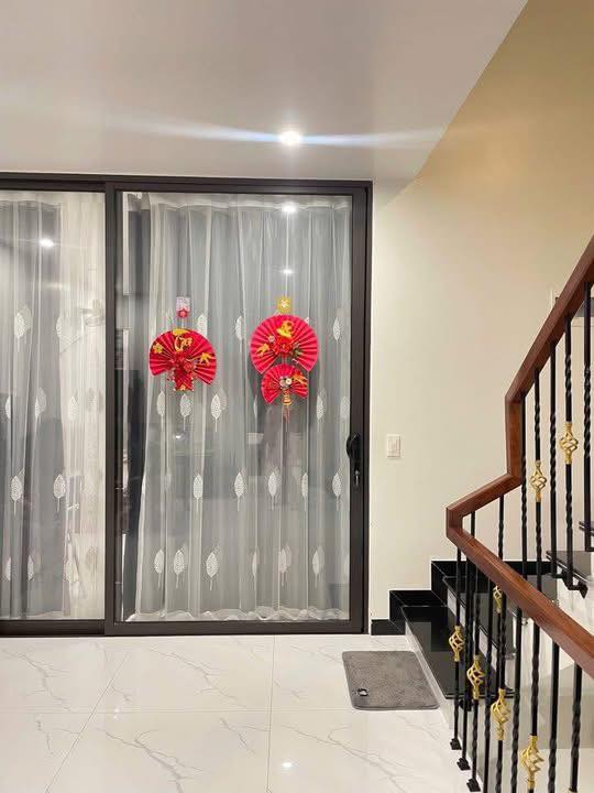 Bán căn nhà 4 tầng mặt phố Hải An, Ecopark Hải Dương, 95m2, mặt tiền 5m, đường trục chính, 10.x tỷ 6