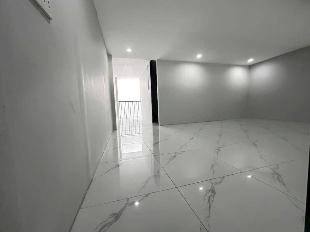 CHO THUÊ NHÀ MỚI CÓNG- HẺM XE TẢI , 5MX16M, 3PN, GẦN NGÃ 3 HIỆP BÌNH- TAM BÌNH, GIÁ: 12TR. 5