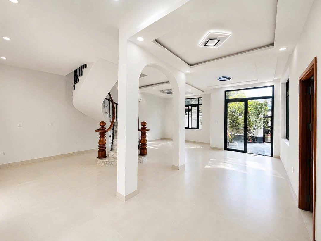 CHO THUÊ BIỆT THỰ HẺM XE TẢI QL 13 P. HIỆP BÌNH PHƯỚC, GẦN HIỆP BÌNH, TIỆN ÍCH ĐẦY ĐỦ. 4