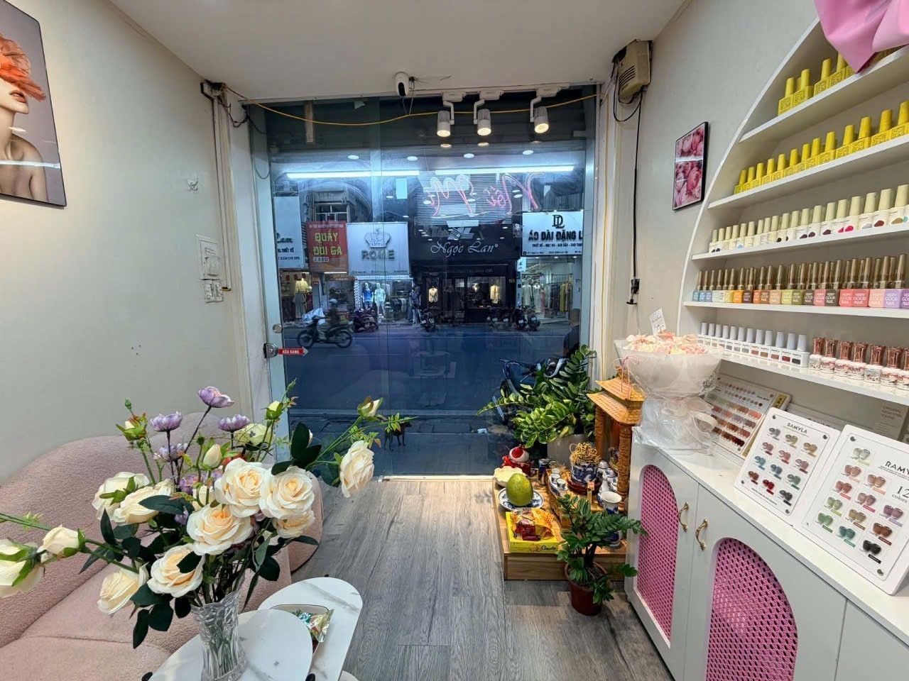 Sang nhượng Nail - Mi - Gội tại 168 Bạch Mai giá nhượng chỉ 4x triệu 4